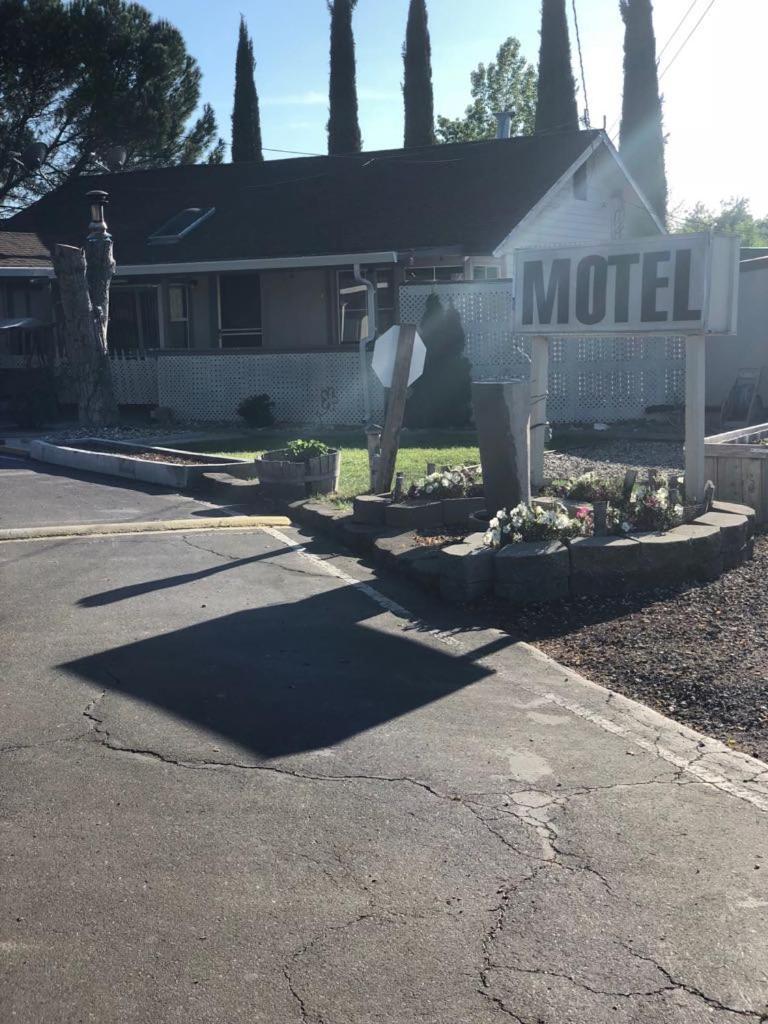 Kelseyville Motel Esterno foto